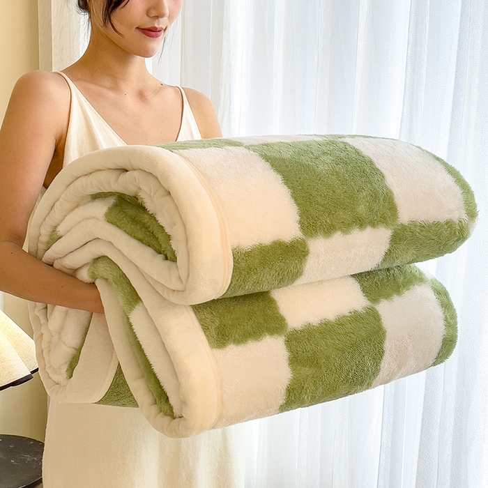 91家纺网 家纺一手货源 找家纺 慕木家纺 2025秋冬新款A类北极绒棋盘格双面毛毯 棋盘格双面绒毯-抹茶绿