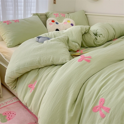 91家纺网 家纺一手货源 找家纺 阿曼达 2024新款ins博主风爆款纯色波点蝴蝶结毛巾绣软糯糯水洗m四件套（专版花型）风格二 蝴蝶结-薄荷曼波