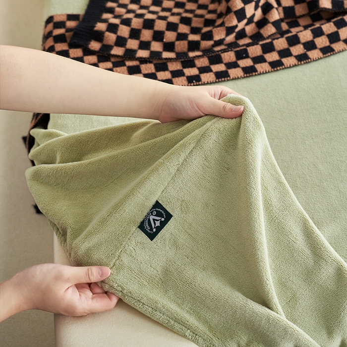 91家纺网 家纺一手货源 找家纺 千朵森 2024新款A类纯色牛奶绒单床笠-芙妮系列-风格一 芙妮-莺茶绿