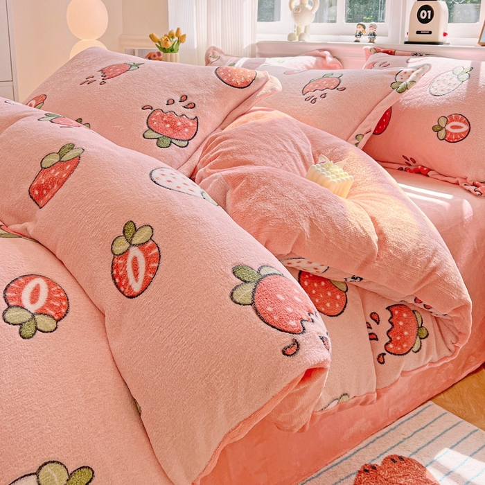 91家纺网 家纺一手货源 找家纺 韩巢家纺 2024新款加厚雪花绒牛奶绒珊瑚绒四件套-新品（提供卖家秀） 奶油草莓