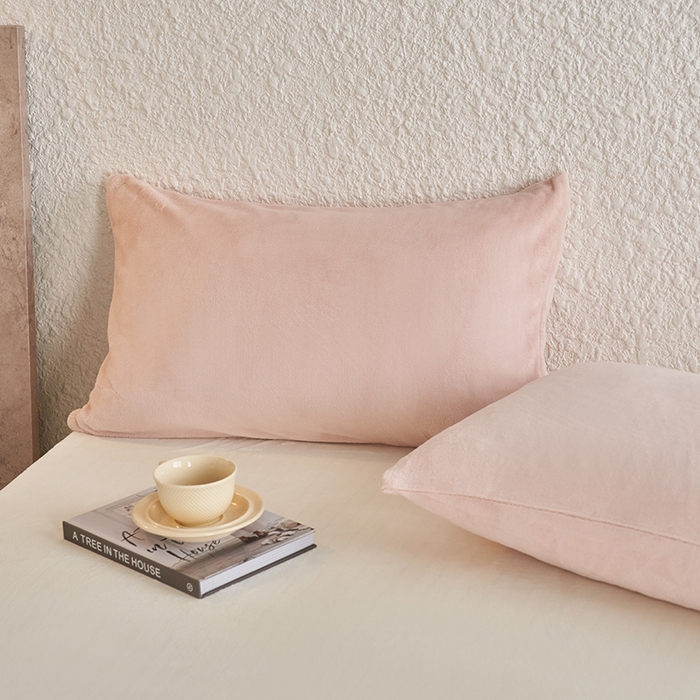 91家纺网 家纺一手货源 找家纺 千朵森 2024新款A类纯色牛奶绒单枕套-芙妮系列 芙妮-香草粉