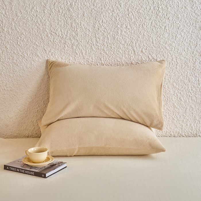 91家纺网 家纺一手货源 找家纺 千朵森 2024新款A类纯色牛奶绒单枕套-芙妮系列 芙妮-奶芋黄