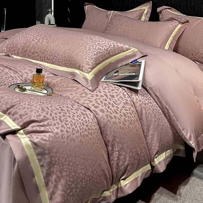 91家纺网 家纺一手货源 找家纺 雲归梦 2024新款轻奢双拼角全棉提花四件套 豹纹-樱花粉