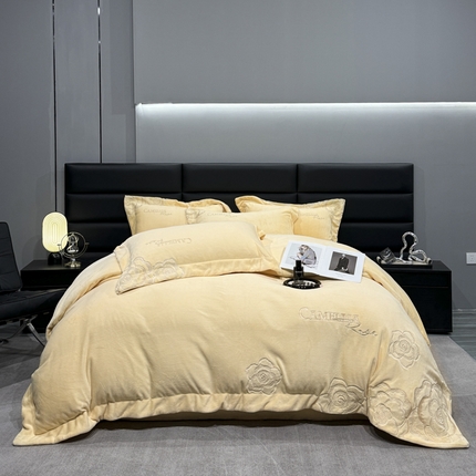 91家纺网 家纺一手货源 找家纺 （总）星蕴家纺 2024新款220克全消光牛奶绒四件套-爱丽丝 