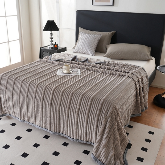 91家纺网 家纺一手货源 找家纺 巴木赫 2024新款子母抽条兔毛绒绒毯毯子 中灰