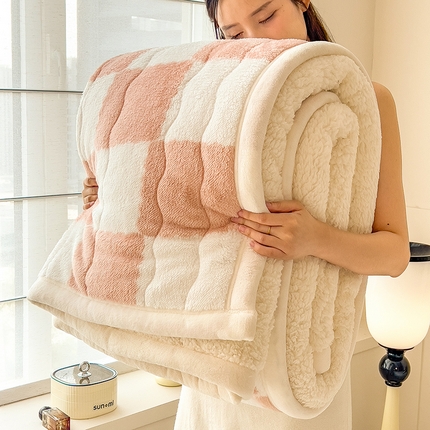 91家纺网 家纺一手货源 找家纺 （总）慕木家纺 2025秋冬新款A类北极绒棋盘格双面毛毯（可供跨境外贸抽空爆款首选）