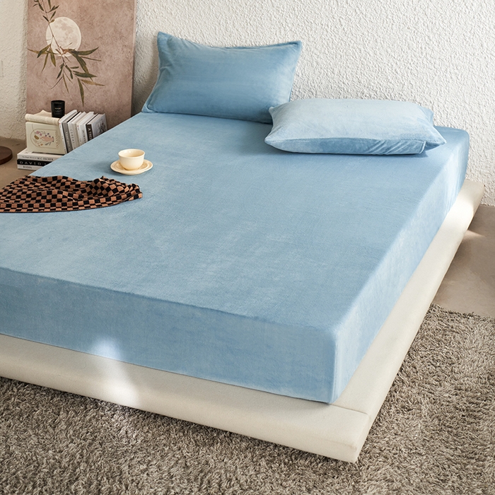 91家纺网 家纺一手货源 找家纺 千朵森 2024新款A类纯色牛奶绒单床笠-芙妮系列-风格一 芙妮-银光蓝