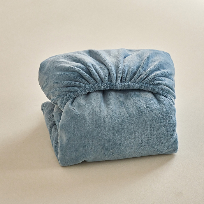 91家纺网 家纺一手货源 找家纺 千朵森 2024新款A类纯色牛奶绒单床笠-芙妮系列-风格一 芙妮-银光蓝