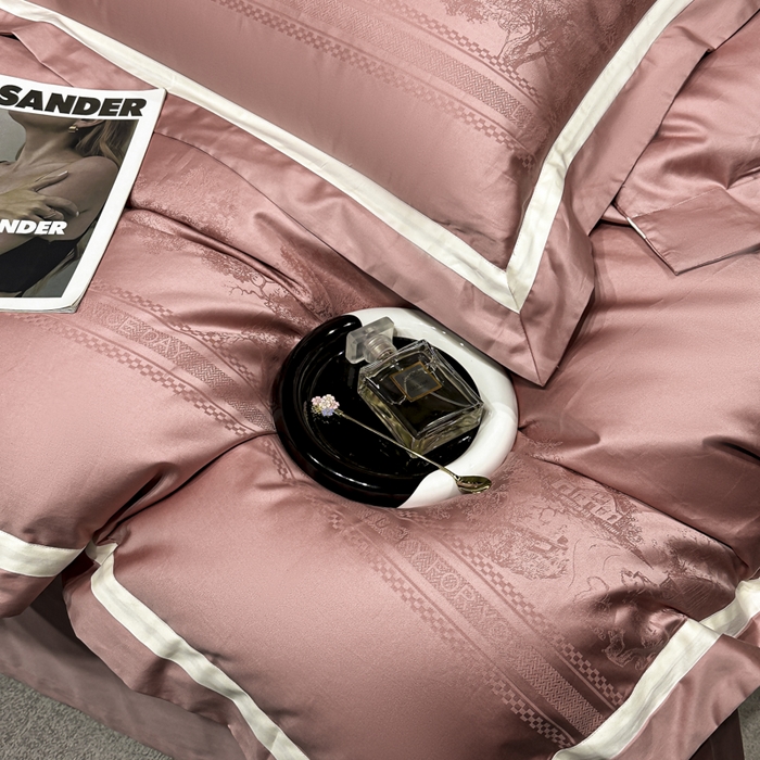 91家纺网 家纺一手货源 找家纺 雲归梦 2024新款轻奢双拼角全棉提花四件套 卡格洛-皮粉