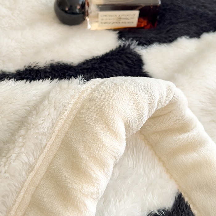 91家纺网 家纺一手货源 找家纺 慕木家纺 2025秋冬新款A类北极绒棋盘格双面毛毯 棋盘格双面绒毯-黑白