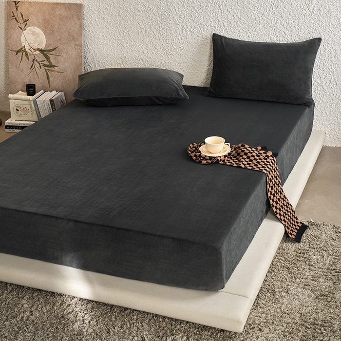 91家纺网 家纺一手货源 找家纺 千朵森 2024新款A类纯色牛奶绒单床笠-芙妮系列-风格一 芙妮-雅士灰