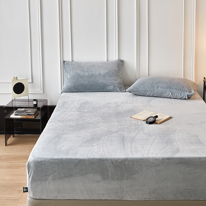 91家纺网 家纺一手货源 找家纺 千朵森 2024新款A类纯色牛奶绒单床笠-芙妮系列-风格二 芙妮-印月灰