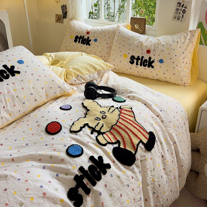 91家纺网 家纺一手货源 找家纺 眠帛家居 2024新款加厚磨毛水洗棉毛巾绣加印大版卡通四件套 兔兔