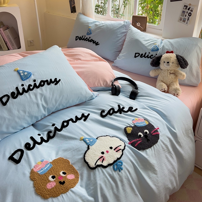 91家纺网 家纺一手货源 找家纺 眠帛家居 2024新款加厚磨毛水洗棉毛巾绣加印大版卡通四件套 花花