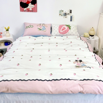 91家纺网 家纺一手货源 找家纺 （总）浩诚 2024新款ins风牛奶绒印花四件套