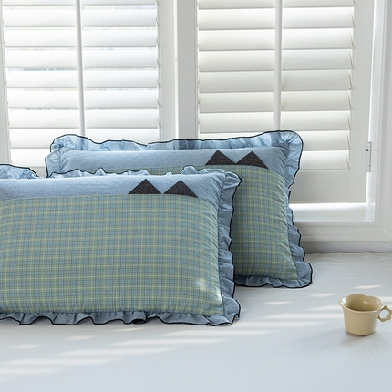 91家纺网 家纺一手货源 找家纺 呦呦南宋 2024新款多层结构拉链款A类纯棉三角枕套48*74cm一对装超声波压棉色织水洗棉全棉单品花边枕头套 湛青三角