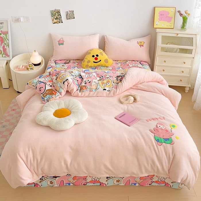 91家纺网 家纺一手货源 找家纺 乐童家纺 2024新款高克重牛奶绒小清新印＋绣系列四件套 派大双