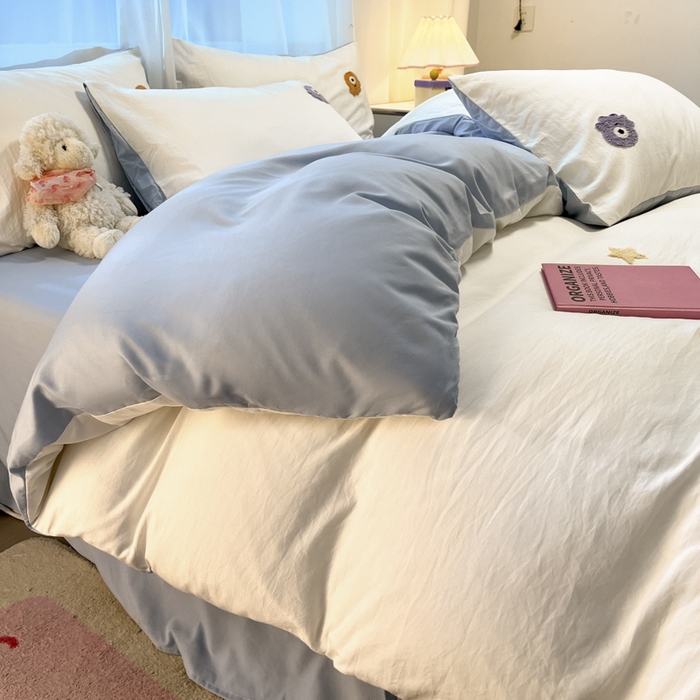 91家纺网 家纺一手货源 找家纺 葡萄家 2024新款毛巾绣水洗云朵棉萌系小怪兽四件套（场景二） 小怪兽白蓝