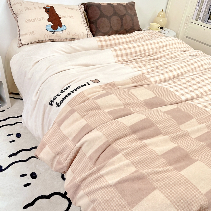 91家纺网 家纺一手货源 找家纺 浩诚 2024新款ins风牛奶绒印花四件套 滑板小熊