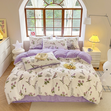 91家纺网 家纺一手货源 找家纺 麦伦家居 2024秋冬新品 多功能床品全棉+豆豆绒四件套卡通小清新系列 风铃小兔