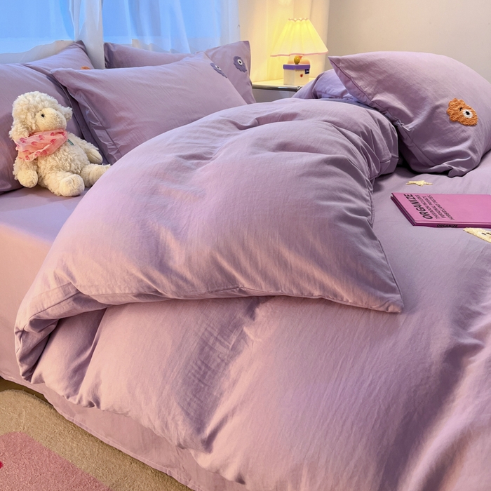 91家纺网 家纺一手货源 找家纺 （总）葡萄家 2024新款毛巾绣水洗云朵棉萌系小怪兽四件套（场景二）