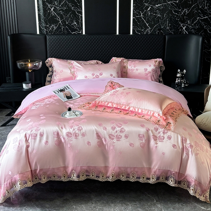 91家纺网 家纺一手货源 找家纺 七夜居 2025新款蕾丝花边欧式贡缎提花四件套礼盒装 风中的故事