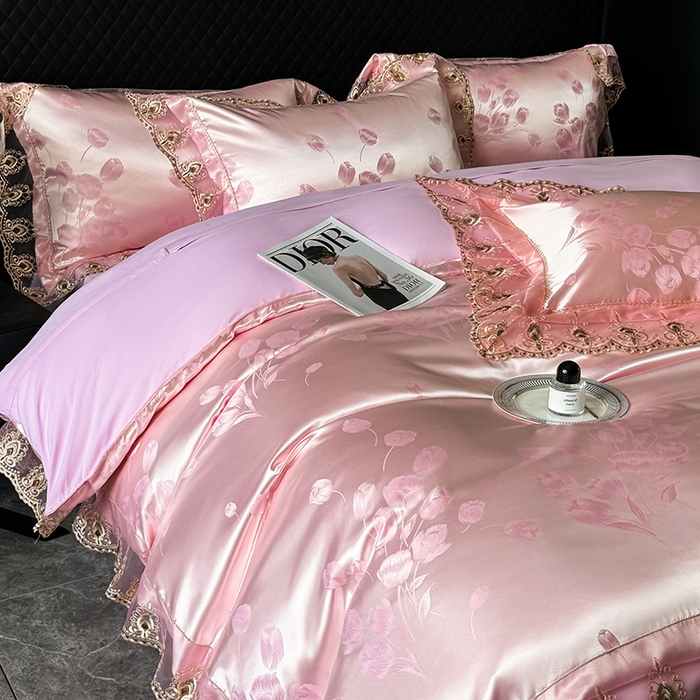 91家纺网 家纺一手货源 找家纺 七夜居 2025新款蕾丝花边欧式贡缎提花四件套礼盒装 风中的故事