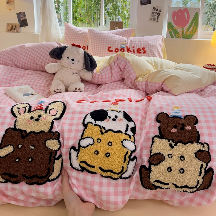 91家纺网 家纺一手货源 找家纺 眠帛家居 2024新款加厚磨毛水洗棉毛巾绣加印大版卡通四件套 可乐