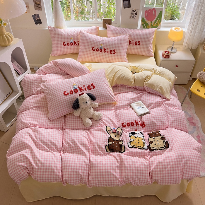 91家纺网 家纺一手货源 找家纺 眠帛家居 2024新款加厚磨毛水洗棉毛巾绣加印大版卡通四件套 可乐