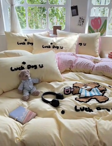 91家纺网 家纺一手货源 找家纺 眠帛家居 2024新款加厚磨毛水洗棉毛巾绣加印大版卡通四件套 可可