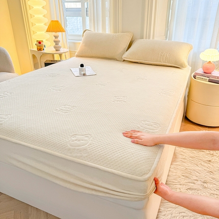 居眠 2024新款牛奶绒超声波like小熊夹棉大豆床笠 Like熊-米白