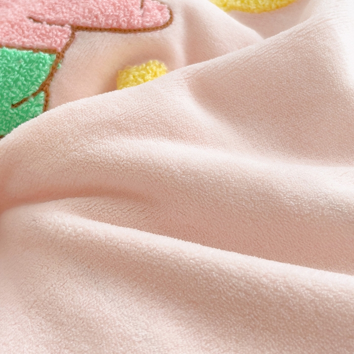 91家纺网 家纺一手货源 找家纺 乐童家纺 2024新款高克重牛奶绒小清新印＋绣系列四件套 派大双