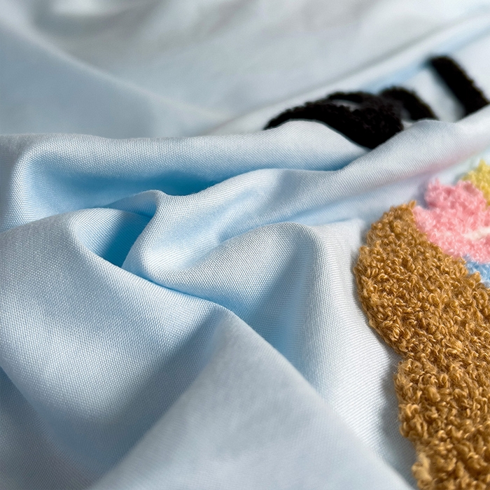 91家纺网 家纺一手货源 找家纺 眠帛家居 2024新款加厚磨毛水洗棉毛巾绣加印大版卡通四件套 花花