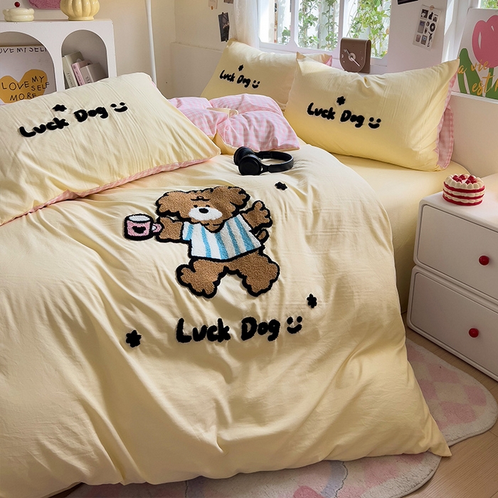 91家纺网 家纺一手货源 找家纺 眠帛家居 2024新款加厚磨毛水洗棉毛巾绣加印大版卡通四件套 可可