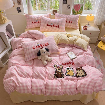 91家纺网 家纺一手货源 找家纺 眠帛家居 2024新款加厚磨毛水洗棉毛巾绣加印大版卡通四件套 可乐