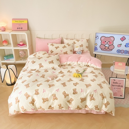 91家纺网 家纺一手货源 找家纺 麦伦家居 2024秋冬新品 多功能床品全棉+豆豆绒四件套卡通小清新系列 饼干小熊粉
