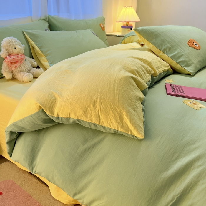 91家纺网 家纺一手货源 找家纺 葡萄家 2024新款毛巾绣水洗云朵棉萌系小怪兽四件套（场景二） 小怪兽黄绿