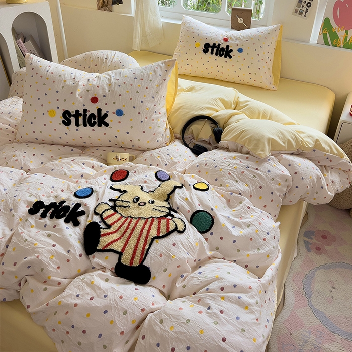 91家纺网 家纺一手货源 找家纺 眠帛家居 2024新款加厚磨毛水洗棉毛巾绣加印大版卡通四件套 兔兔