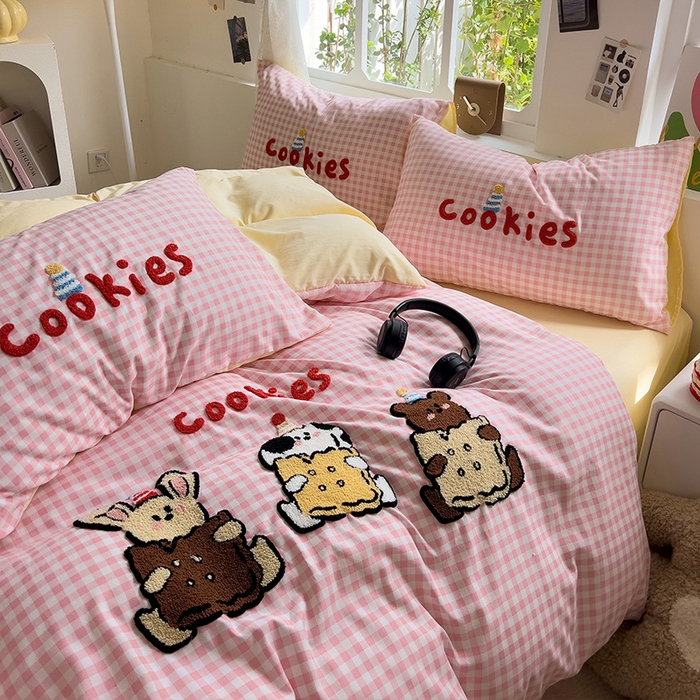 91家纺网 家纺一手货源 找家纺 眠帛家居 2024新款加厚磨毛水洗棉毛巾绣加印大版卡通四件套 可乐