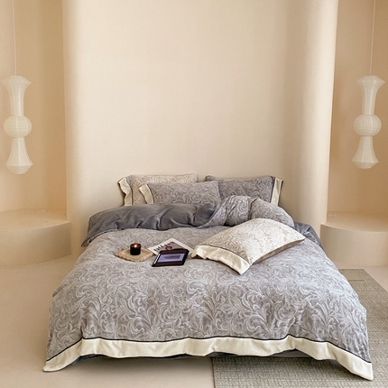 91家纺网 家纺一手货源 找家纺 （总）玉宇阁家居 2024新款雕花牛奶绒四件套--云深查白