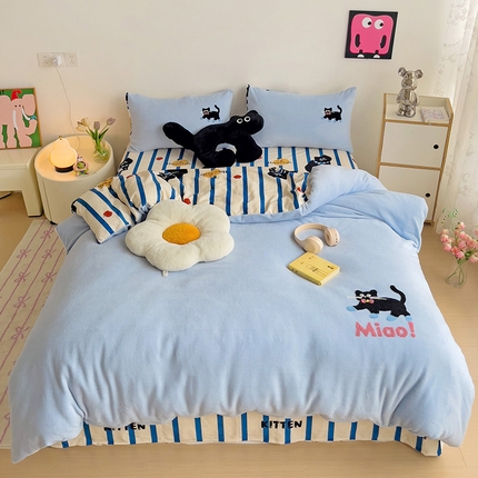 91家纺网 家纺一手货源 找家纺 乐童家纺 2024新款高克重牛奶绒小清新印＋绣系列四件套 哈基米