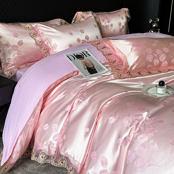 91家纺网 家纺一手货源 找家纺 七夜居 2025新款蕾丝花边欧式贡缎提花四件套礼盒装 风中的故事