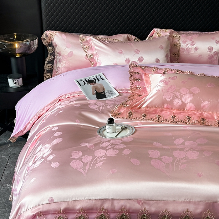 91家纺网 家纺一手货源 找家纺 七夜居 2025新款蕾丝花边欧式贡缎提花四件套礼盒装 风中的故事