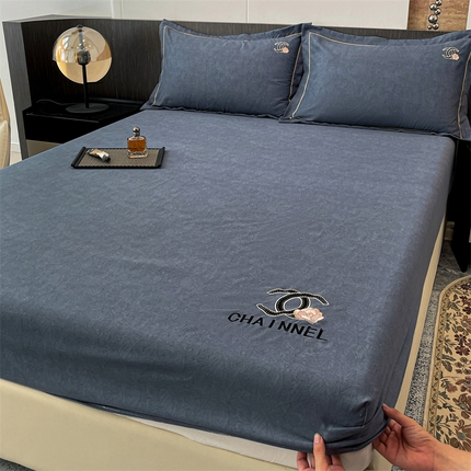 91家纺网 家纺一手货源 找家纺 （总）灰鲸 2025新款秋冬加厚磨毛刺绣床笠