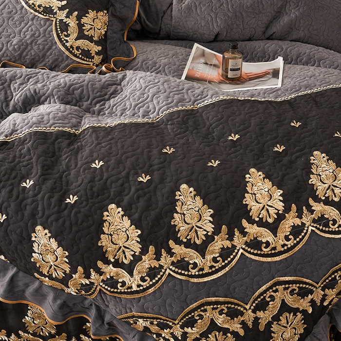 91家纺网 家纺一手货源 找家纺 罗艺轩 2024新款高克重水晶绒夹棉床裙四件套-欧典风尚 欧典风尚-高级灰