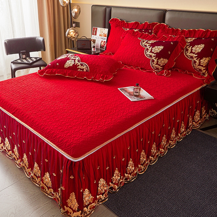 91家纺网 家纺一手货源 找家纺 罗艺轩 2024新款高克重水晶绒夹棉床裙三件套-欧典风尚 欧典风尚-喜庆红