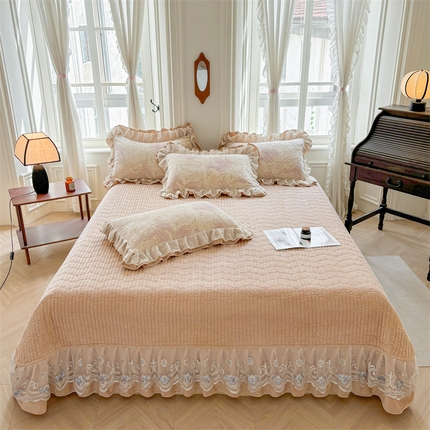 宜凡家纺 2024新款牛奶绒雕花绒床盖三件套 境遇浅语
