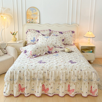 宜凡家纺 2024新款牛奶绒印花夹棉花边床裙三件套 翩翩起舞