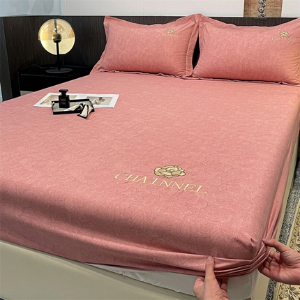 91家纺网 家纺一手货源 找家纺 （总）灰鲸 2025新款秋冬加厚磨毛刺绣床笠