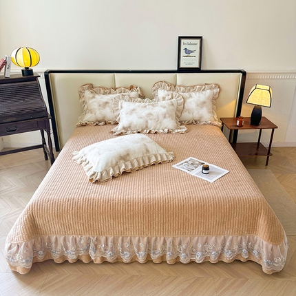 91家纺网 家纺一手货源 找家纺 宜凡家纺 2024新款高克重牛奶绒兔绒床盖三件套 云雾深深 咖